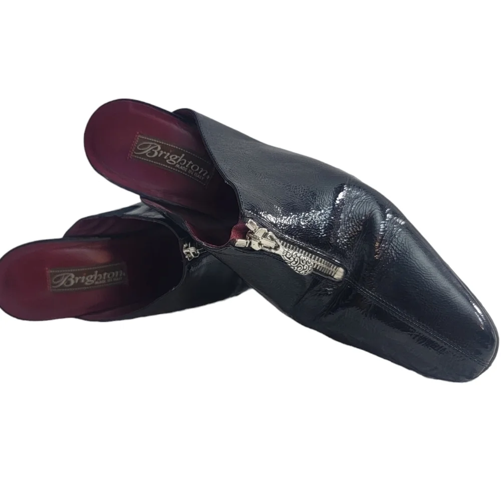 Brighton Vintage woman's size 9M. These are very shinny Patten leather.